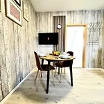 Primetime Mit Kueche Und Wlan Essen